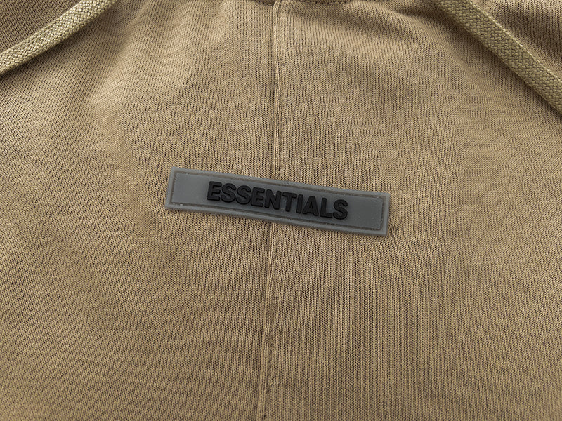 ESSENTIALS SHORT